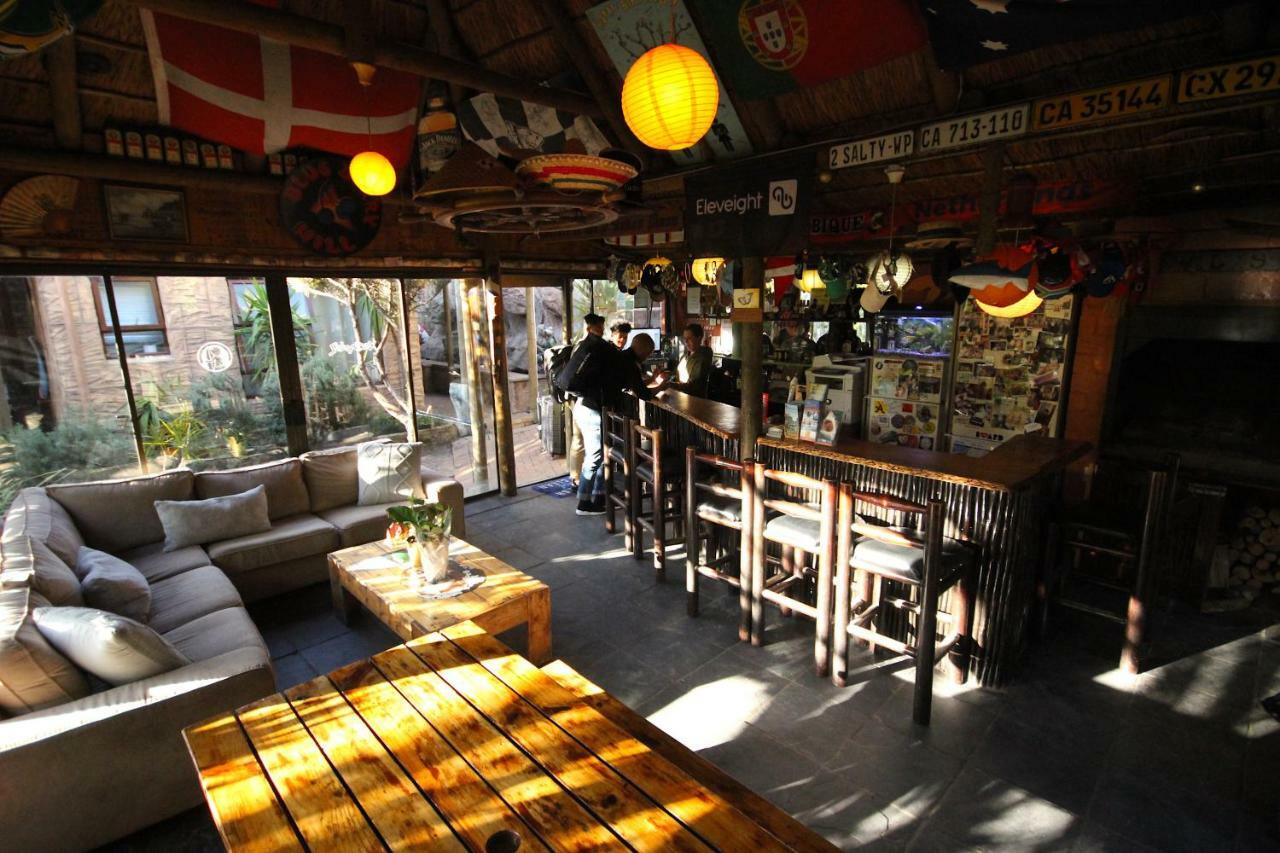 Saltycrax Backpackers And Surf Hostel By Curiocity Bloubergstrand Luaran gambar