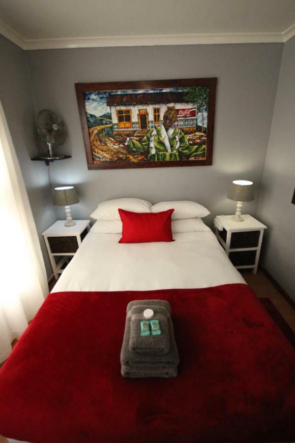 Saltycrax Backpackers And Surf Hostel By Curiocity Bloubergstrand Luaran gambar