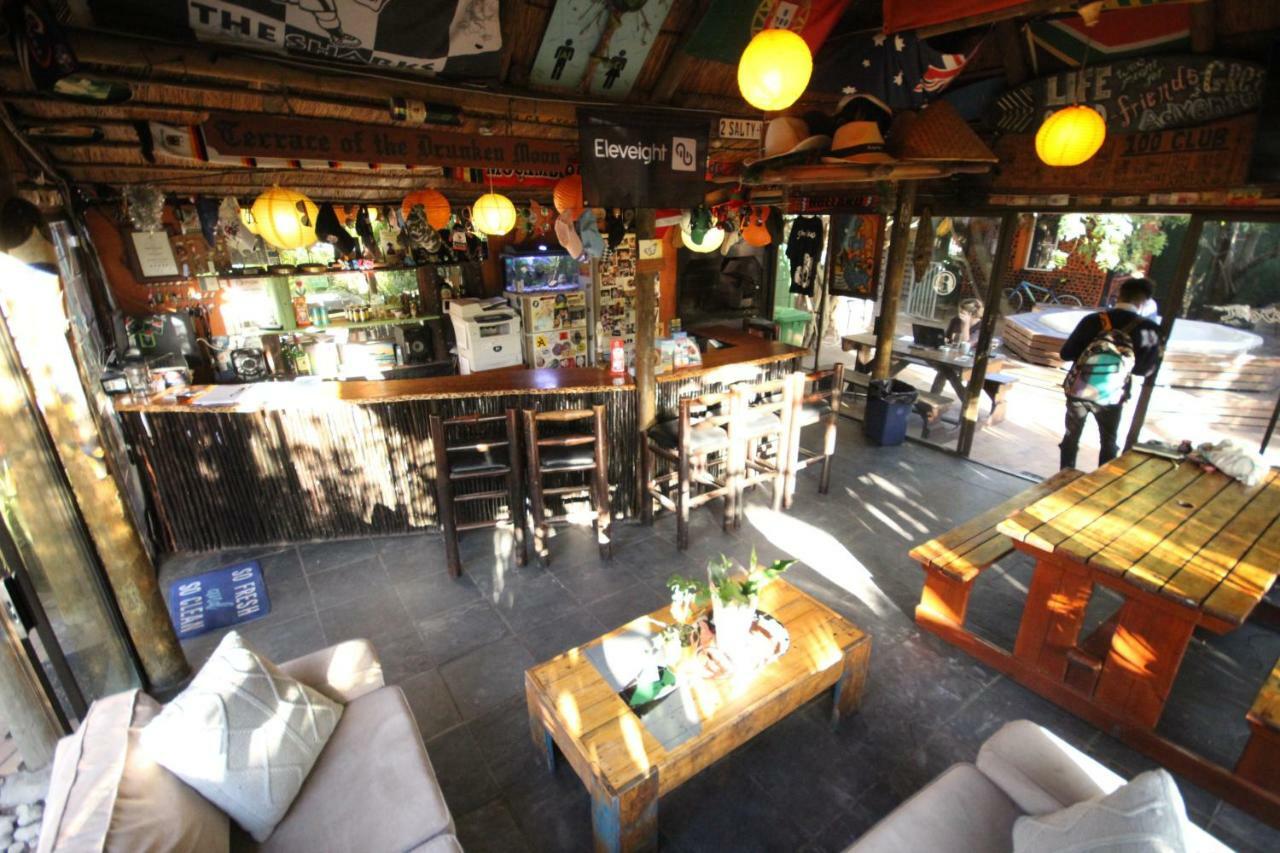 Saltycrax Backpackers And Surf Hostel By Curiocity Bloubergstrand Luaran gambar