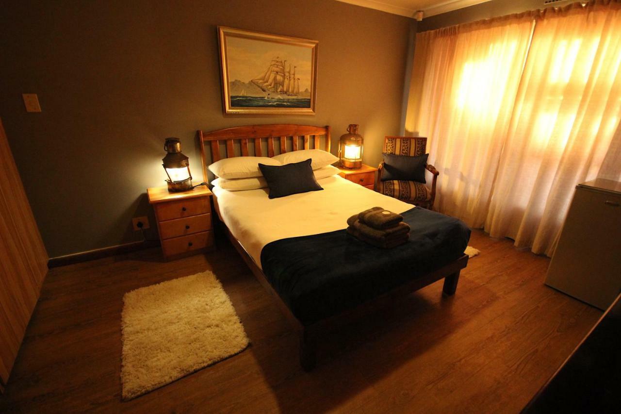 Saltycrax Backpackers And Surf Hostel By Curiocity Bloubergstrand Luaran gambar