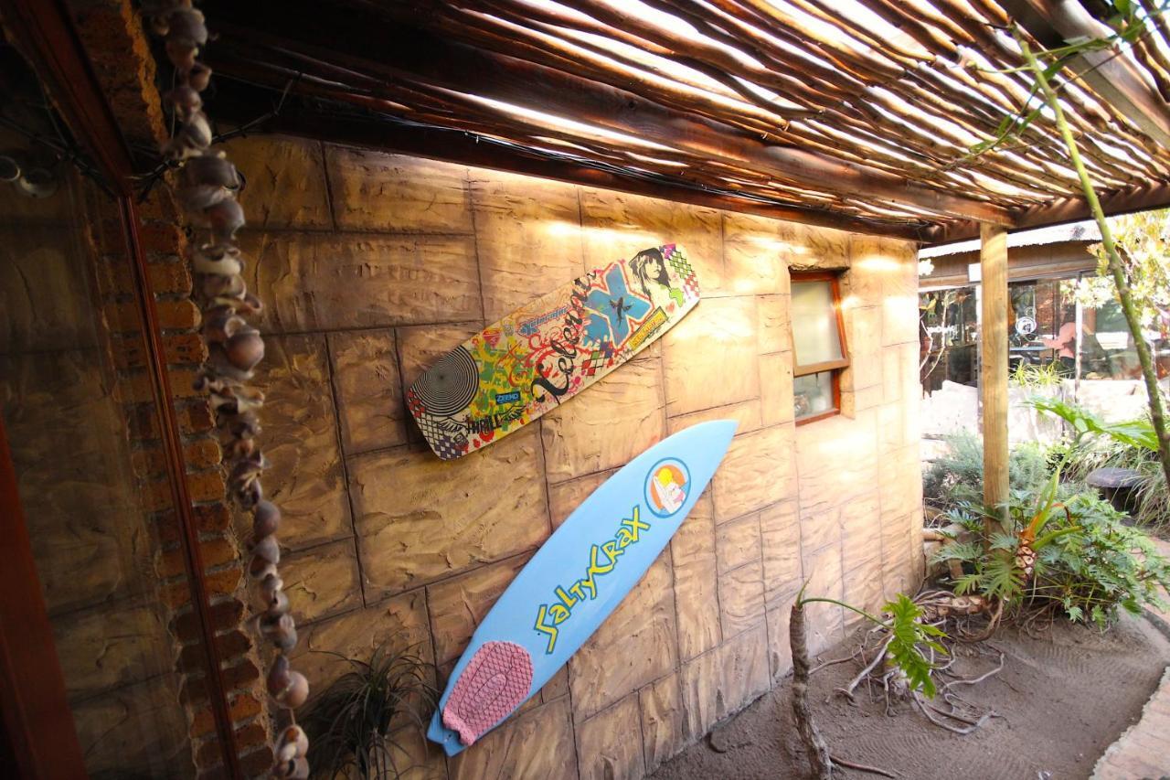 Saltycrax Backpackers And Surf Hostel By Curiocity Bloubergstrand Luaran gambar