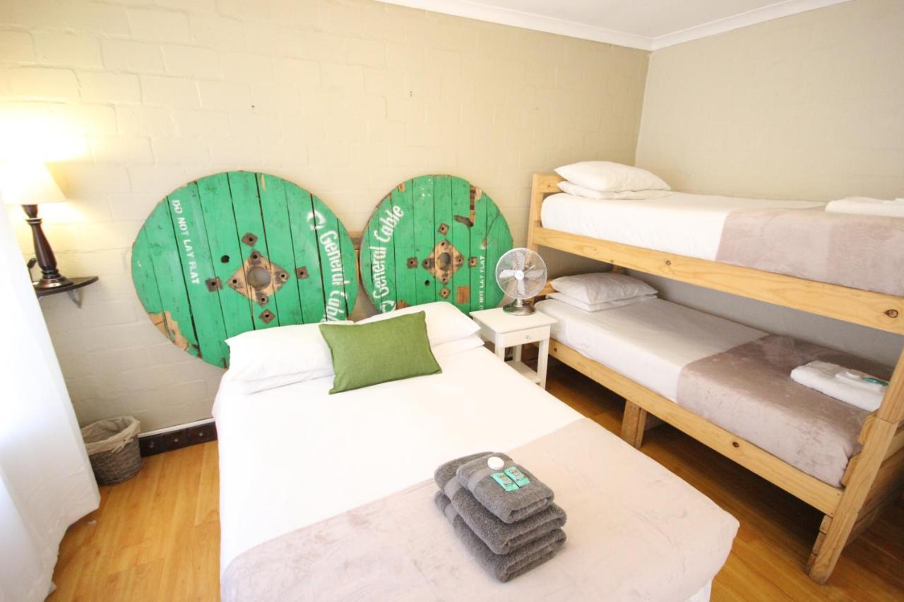 Saltycrax Backpackers And Surf Hostel By Curiocity Bloubergstrand Luaran gambar