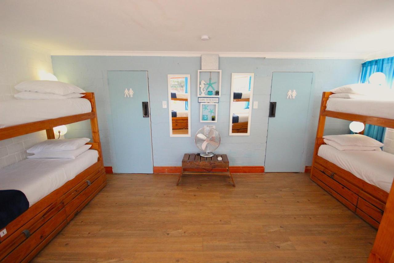 Saltycrax Backpackers And Surf Hostel By Curiocity Bloubergstrand Luaran gambar