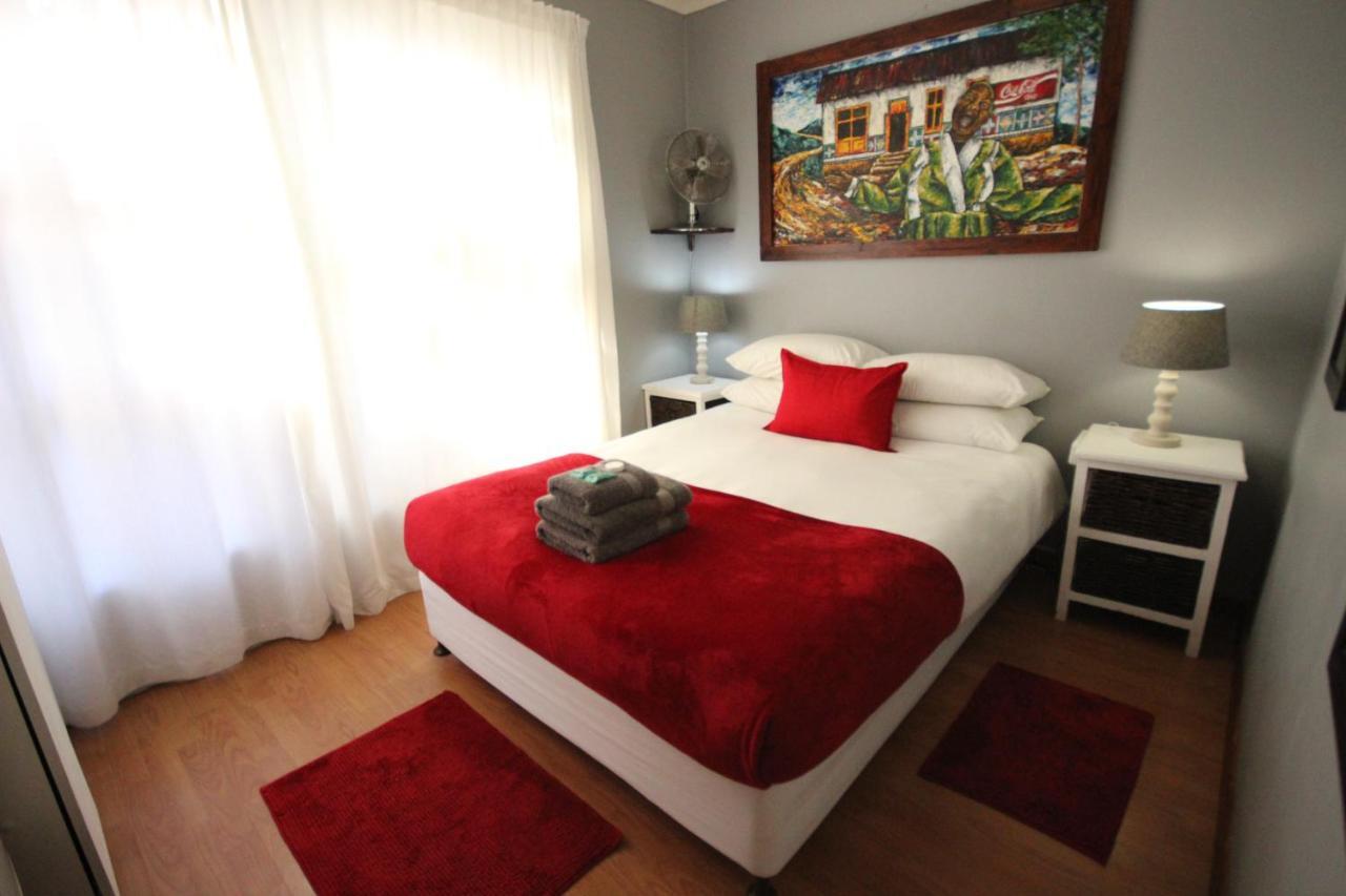 Saltycrax Backpackers And Surf Hostel By Curiocity Bloubergstrand Luaran gambar