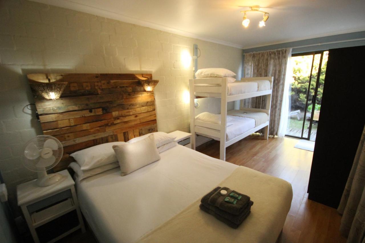 Saltycrax Backpackers And Surf Hostel By Curiocity Bloubergstrand Luaran gambar