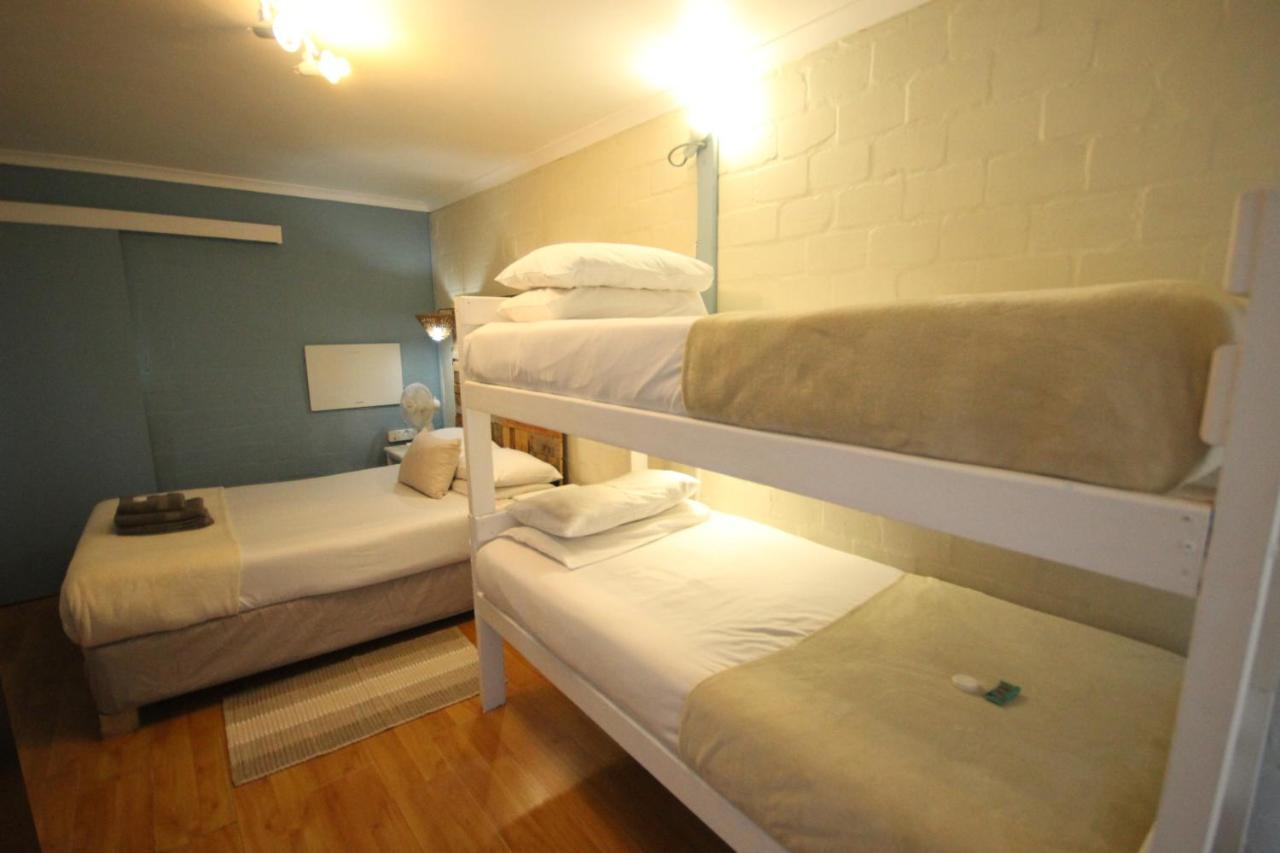 Saltycrax Backpackers And Surf Hostel By Curiocity Bloubergstrand Luaran gambar