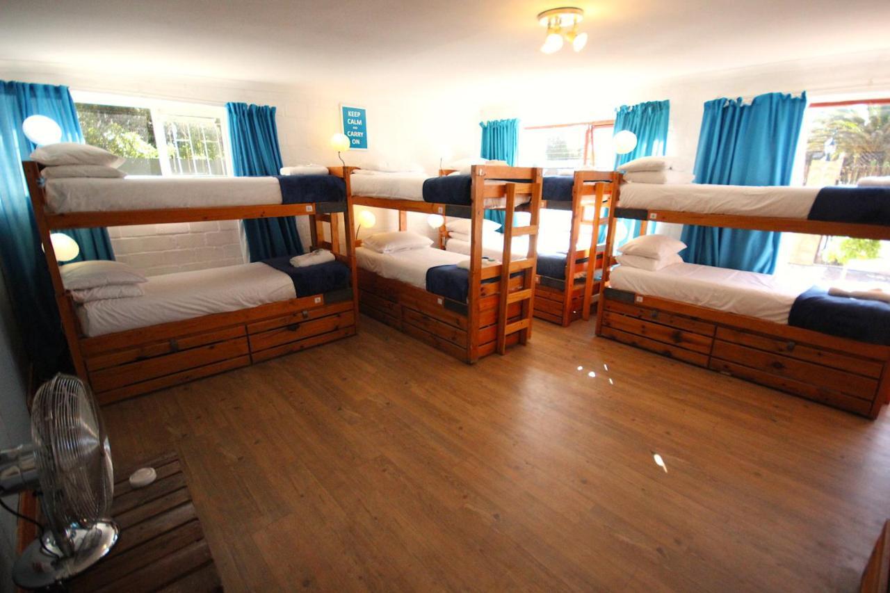 Saltycrax Backpackers And Surf Hostel By Curiocity Bloubergstrand Luaran gambar