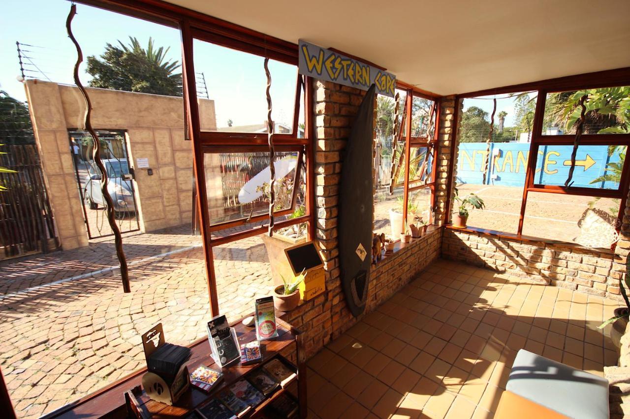 Saltycrax Backpackers And Surf Hostel By Curiocity Bloubergstrand Luaran gambar