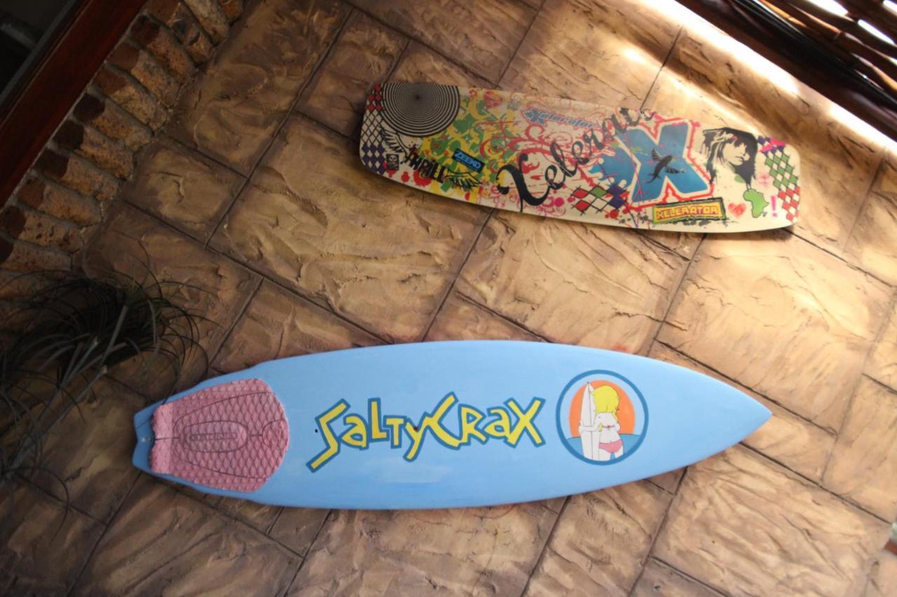 Saltycrax Backpackers And Surf Hostel By Curiocity Bloubergstrand Luaran gambar