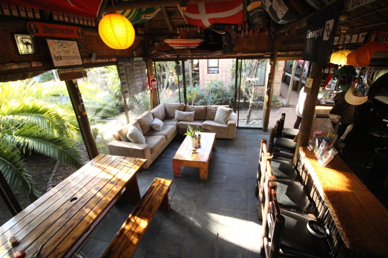 Saltycrax Backpackers And Surf Hostel By Curiocity Bloubergstrand Luaran gambar